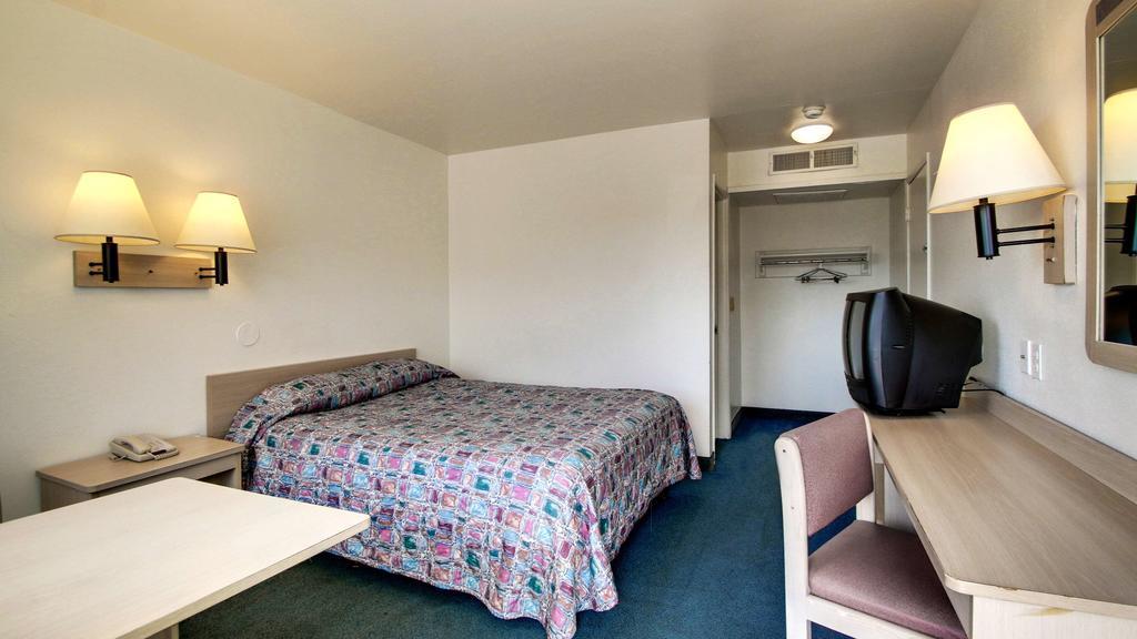 Motel 6 Des Moines South - Airport Εξωτερικό φωτογραφία