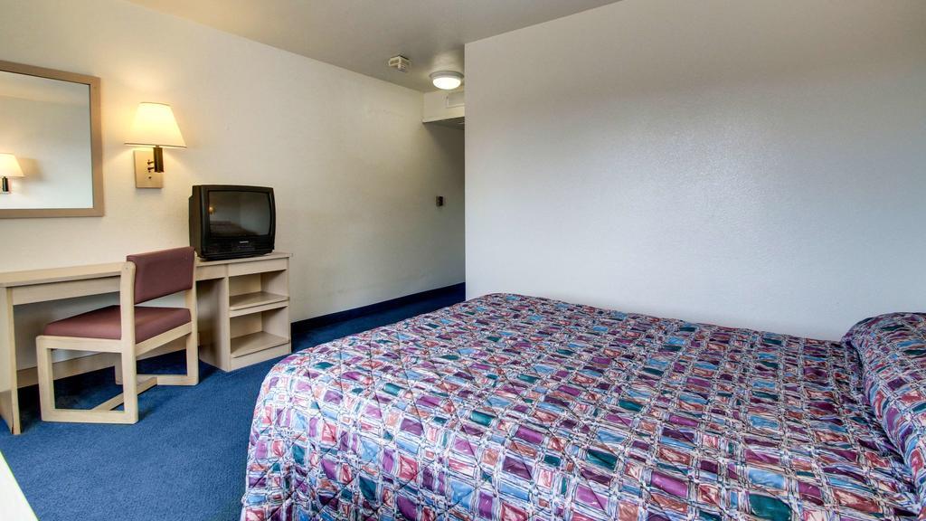 Motel 6 Des Moines South - Airport Εξωτερικό φωτογραφία