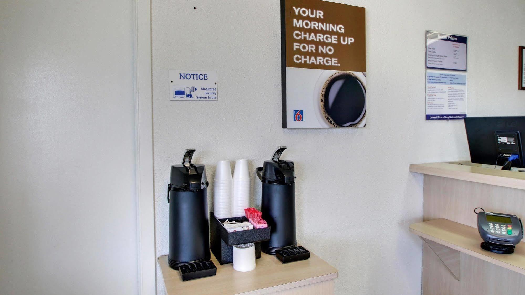 Motel 6 Des Moines South - Airport Εξωτερικό φωτογραφία