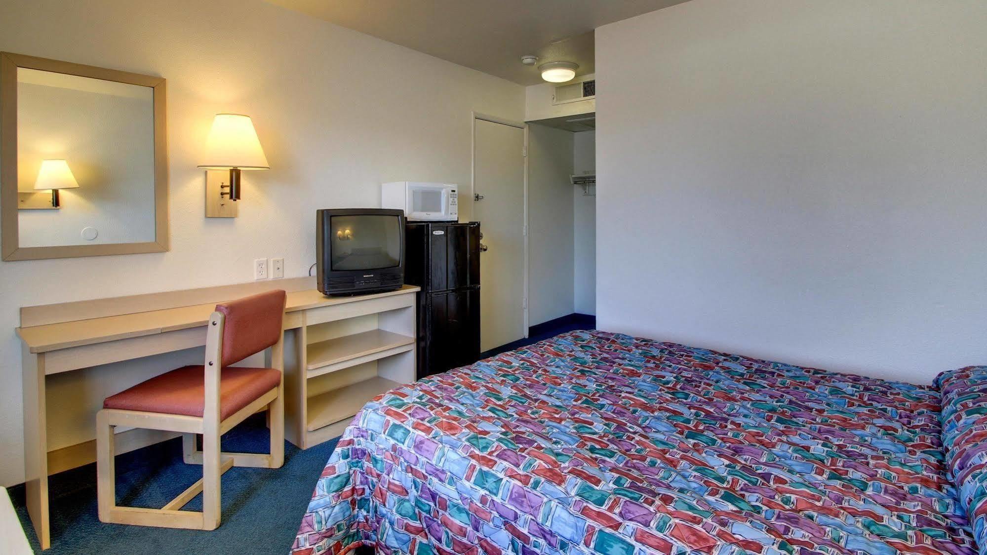 Motel 6 Des Moines South - Airport Εξωτερικό φωτογραφία