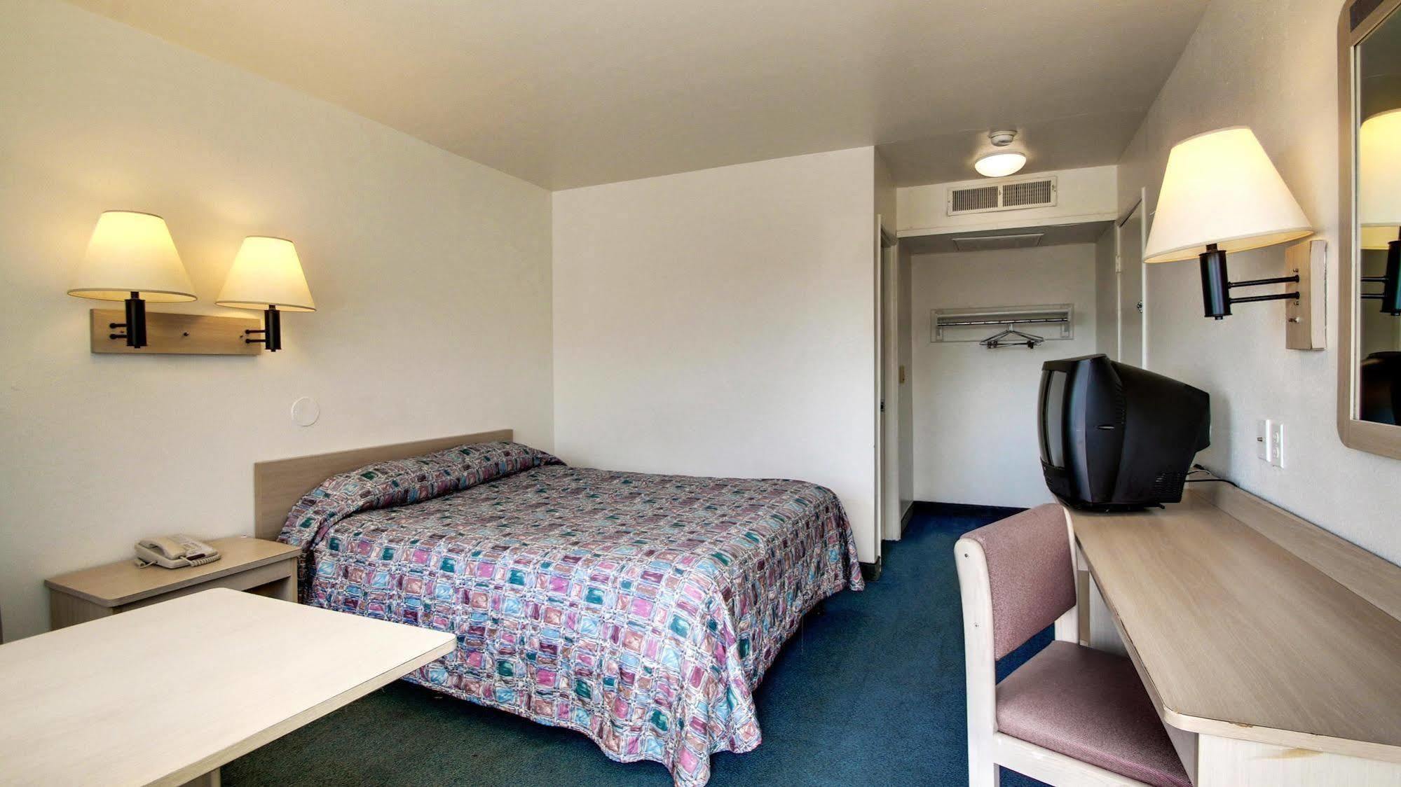 Motel 6 Des Moines South - Airport Εξωτερικό φωτογραφία