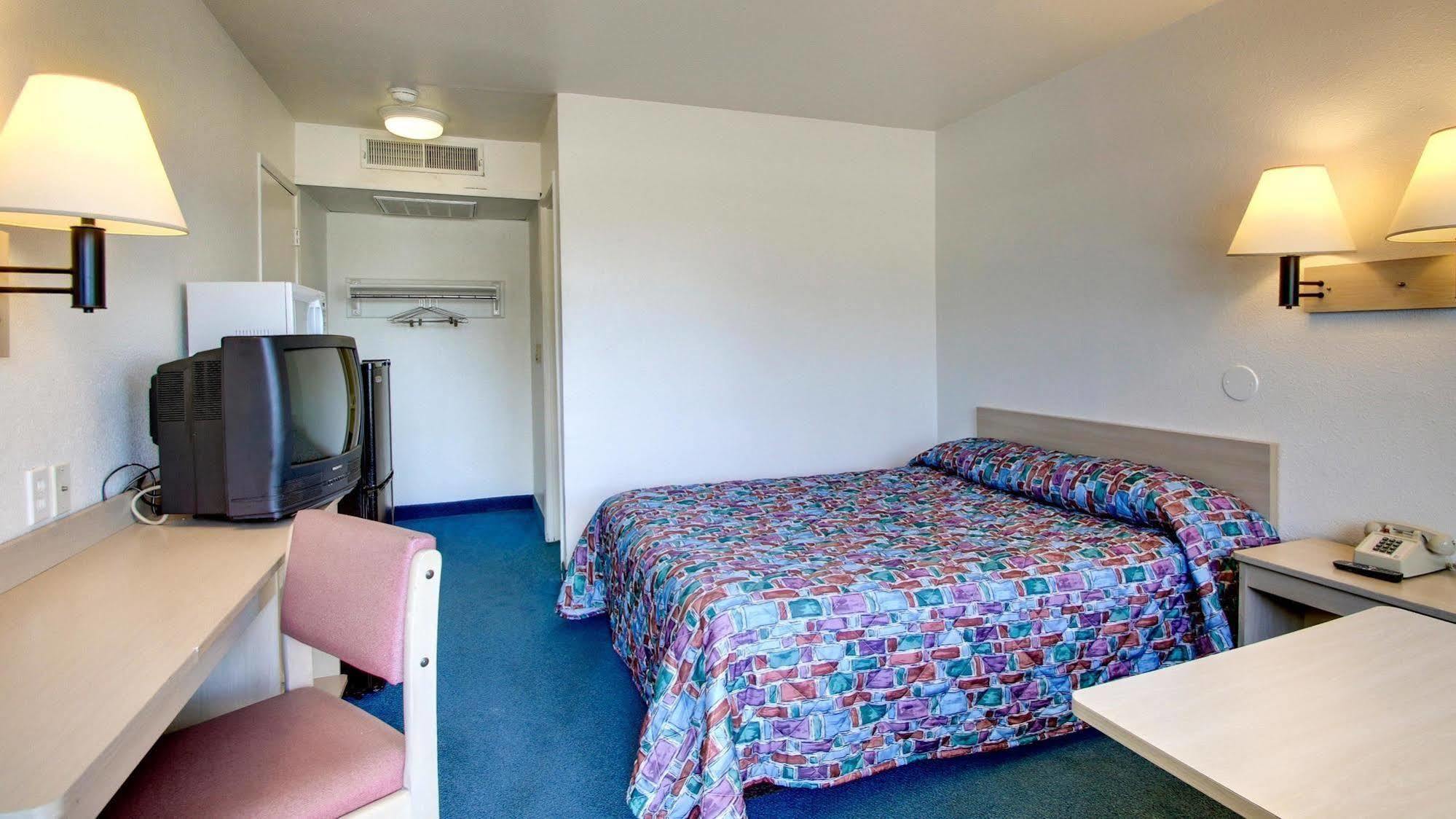 Motel 6 Des Moines South - Airport Εξωτερικό φωτογραφία